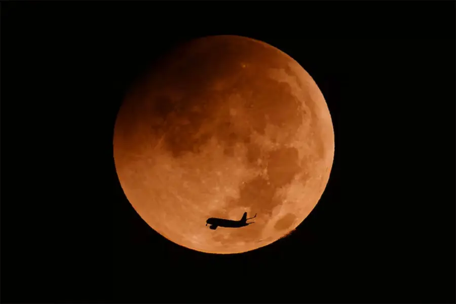 Foto de la Luna durante el eclipse en Israel / JACK GUEZ - AFP