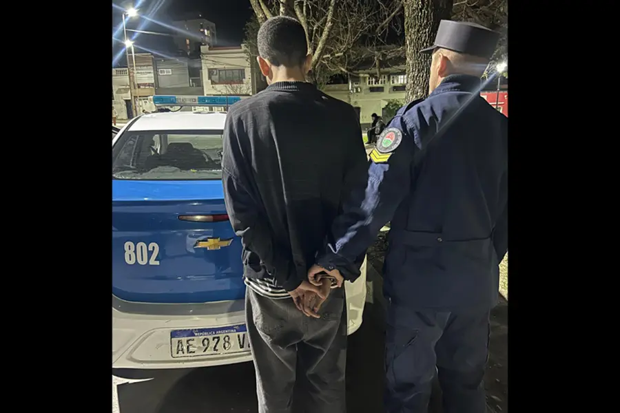 Detenido con drogas en Paraná (foto Policía de Entre Ríos)
