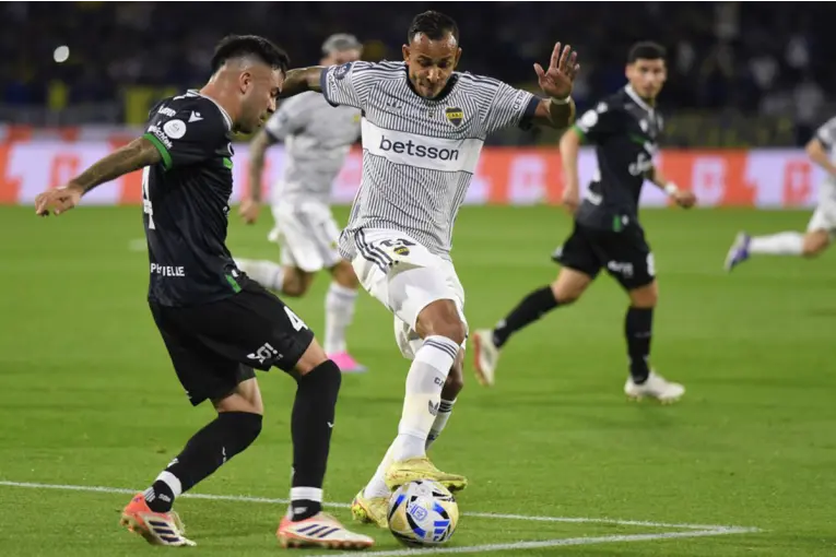 Boca juega mejor, pero sigue sin hacer diferencia: empata 0 a 0 con Vélez por la Copa Argentina