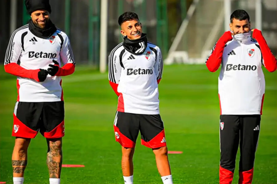 Nicol&aacute;s Otamendi, Thiago Almada y &Aacute;ngel Correa en River.