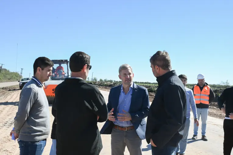 Rogelio Frigerio recorrió la Ruta 20 y confirmó avances en un corredor clave para la producción