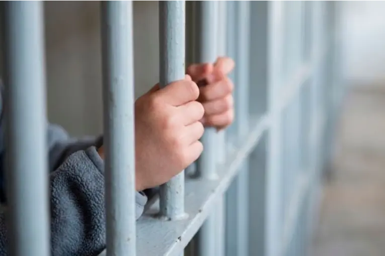 Comenzó a regir en Argentina el régimen penal juvenil que baja la tasa de imputabilidad a 14 años