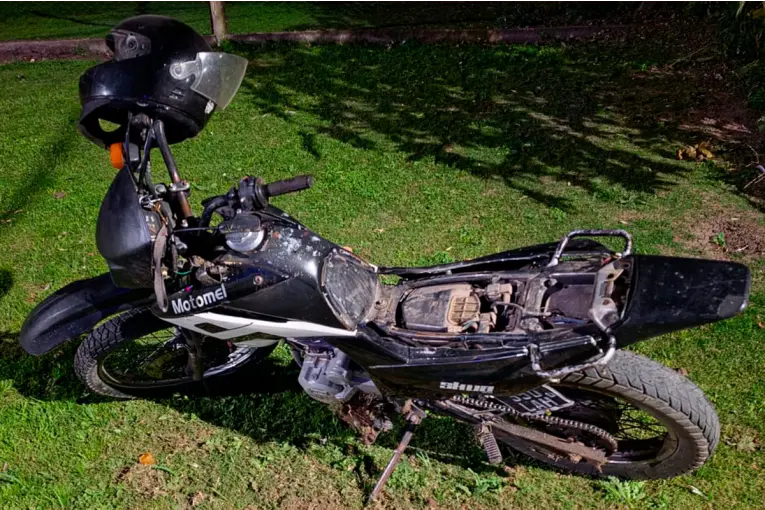 Motociclista sufrió graves heridas al chocar con una camioneta en Paraná