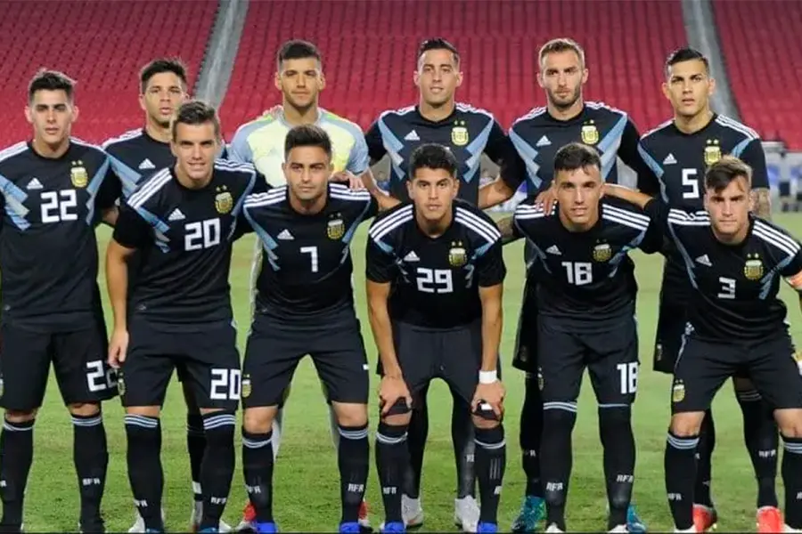 El primer once de Scaloni.