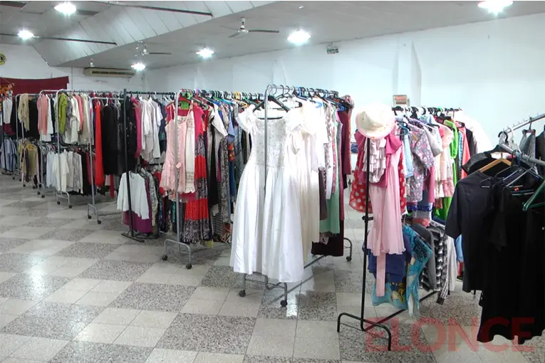 Feria solidaria del Club de Leones Paraná Centro ofrece ropa desde $3.000