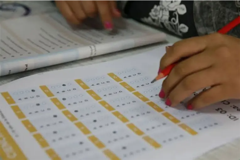 La reacción del Gobierno a los malos resultados de las pruebas PISA: "Es consecuencia de las últimas gestiones" · Examedia