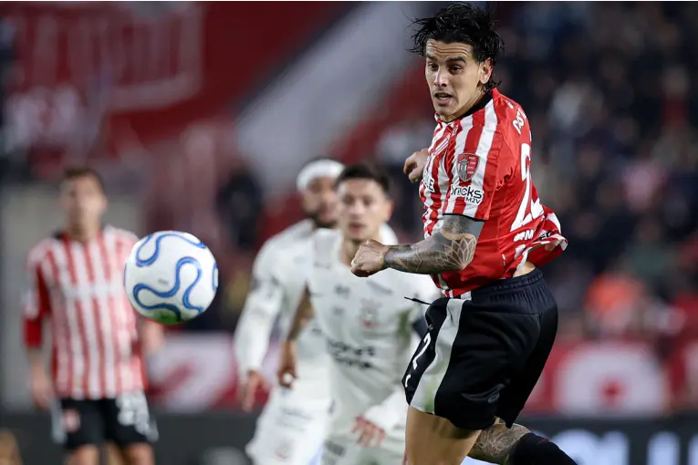 Estudiantes empató con Corinthians y buscará en Brasil el pase a semifinales de la Libertadores