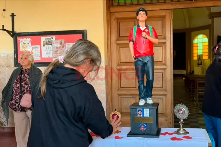 Las reliquias de San Carlo Acutis permanecerán en parroquia de Paraná para su visita