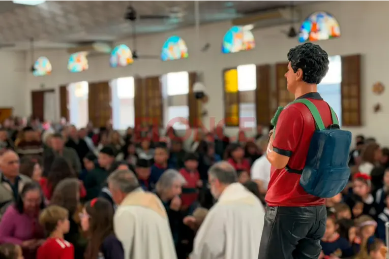 Emotivos testimonios en la misa en honor a San Carlo Acutis en Paraná: “Es una gran bendición para todos”