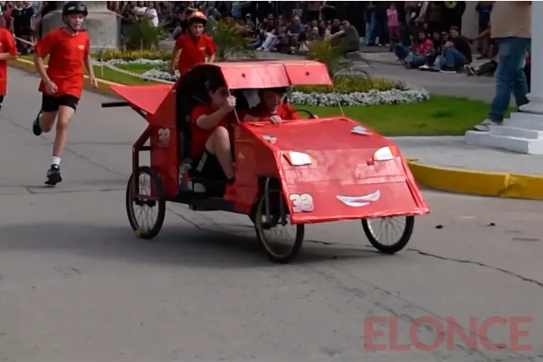 Diamante prepara la segunda edición de la Carrera de Autos Locos con 52 equipos