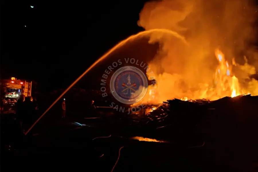 (Bomberos Voluntarios de San Jos&eacute;)