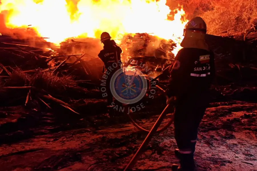 (Bomberos Voluntarios de San Jos&eacute;)