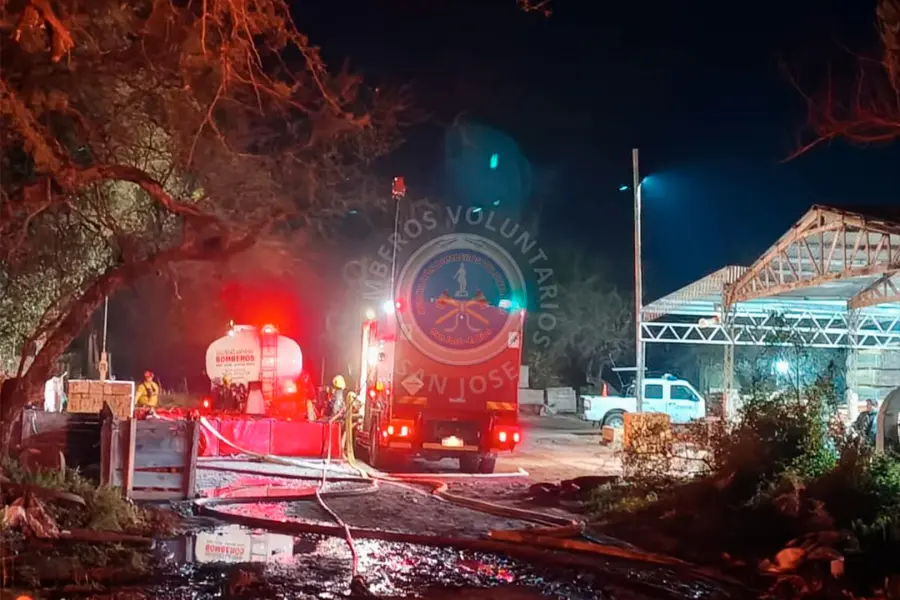 (Bomberos Voluntarios de San Jos&eacute;)