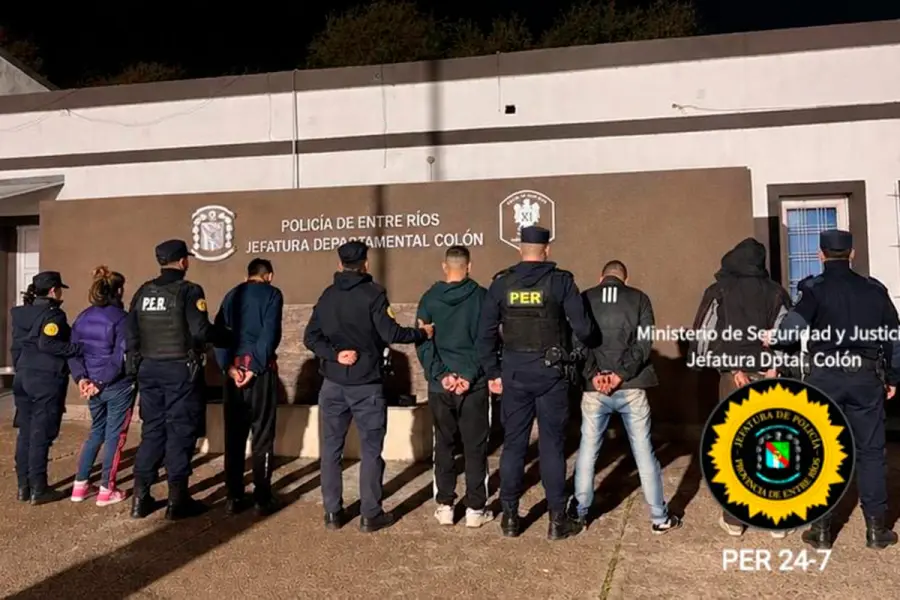 Cinco personas fueron aprehendidas tras robos a comercios (foto Polic&iacute;a de Entre R&iacute;os)