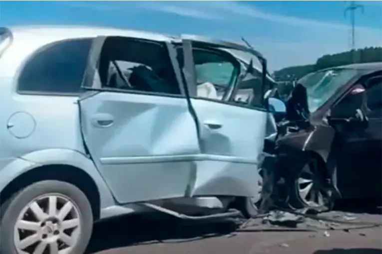 Dos entrerrianos fallecieron tras un choque frontal en Corrientes sobre Ruta 12