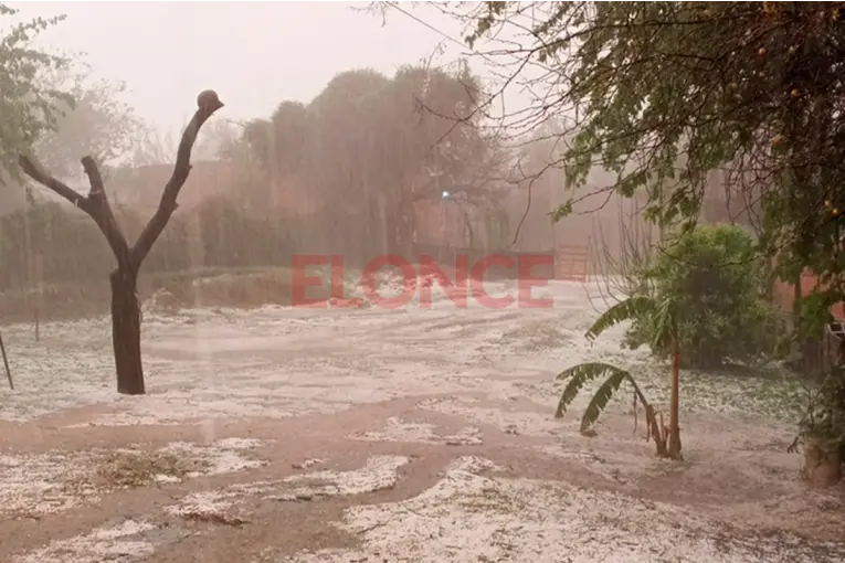 Granizo, ráfagas de 70 km/h y casas anegadas: el saldo del temporal en Paraná