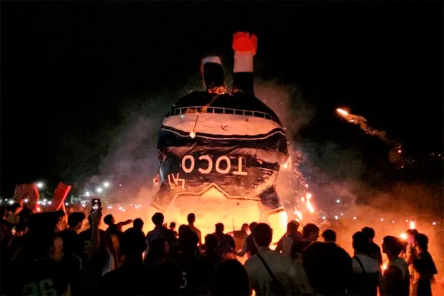 Quema del Mu&ntilde;eco en Col&oacute;n (foto Marcelo Pato Benitez II)