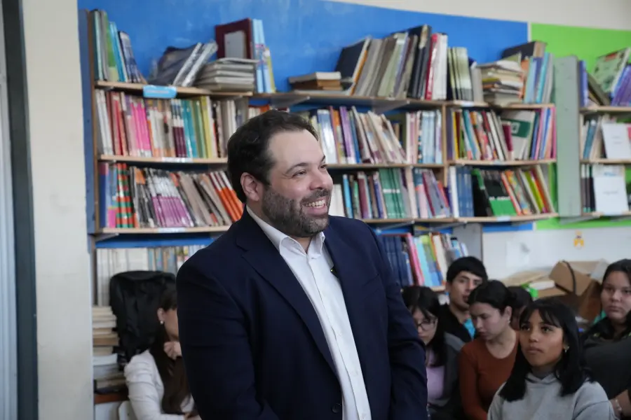 El ministro Troncoso en &ldquo;La Secretar&iacute;a va a la Escuela&rdquo; (foto Gobierno de Entre R&iacute;os)