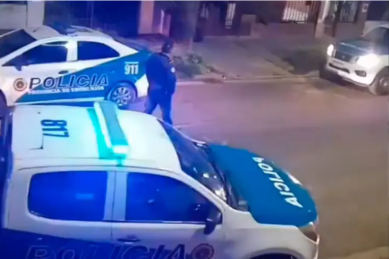 Un hombre ingresó a robar a la casa de un policía en Paraná y terminó baleado por el propietario