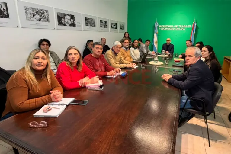 El gobierno presentó "oferta salarial superadora" a los gremios docentes en paritaria: el detalle de la propuesta