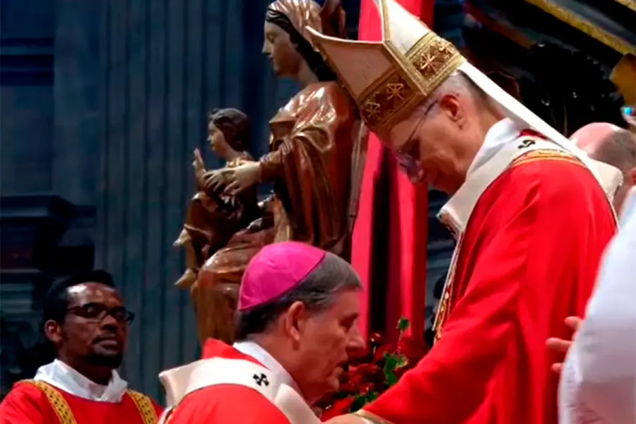 Monse&ntilde;or Ra&uacute;l Martin junto al Papa Le&oacute;n XIV (archivo)