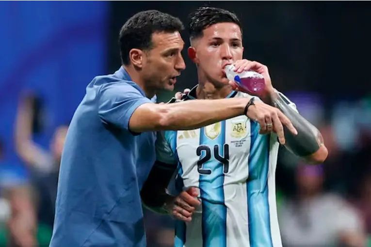 Enzo Fernández habló de la despedida de Messi y pidió que renueve Scaloni