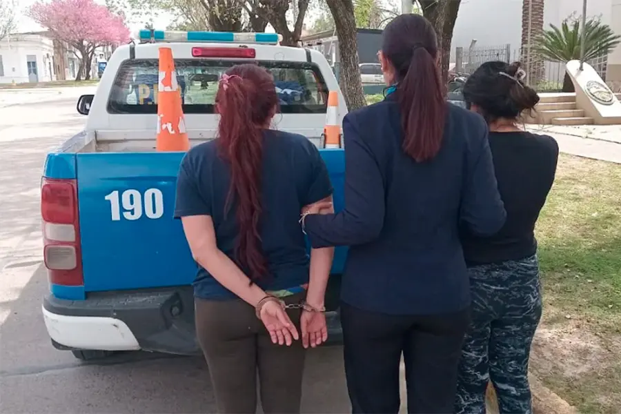 Investigaron a dos mujeres por pedir dinero en nombre del Hospital Garrahan (foto Polic&iacute;a de Entre R&iacute;os)
