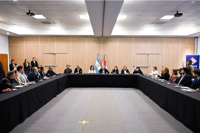 Presentaron avances en vacunación y educación para la primera infancia