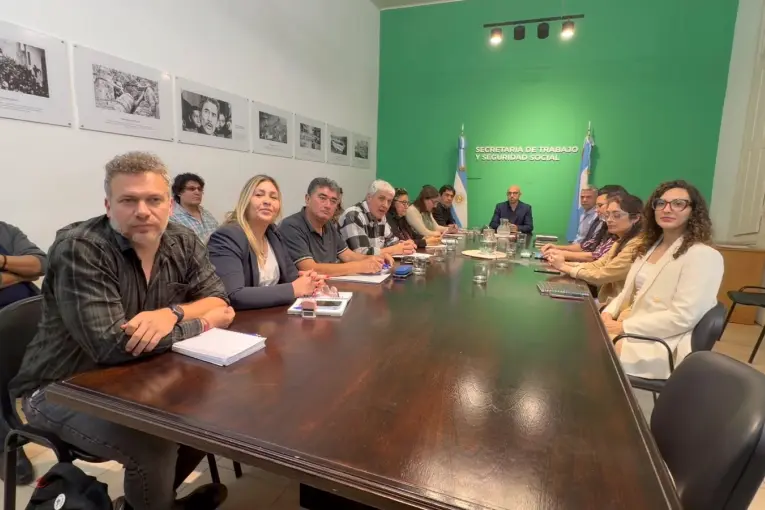 Paritarias: gremios docentes rechazaron la oferta y la Provincia pagará por decreto el aumento