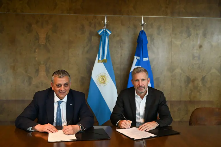 Entre Ríos firmó un acuerdo con YPF para reducir costos logísticos y atraer inversiones