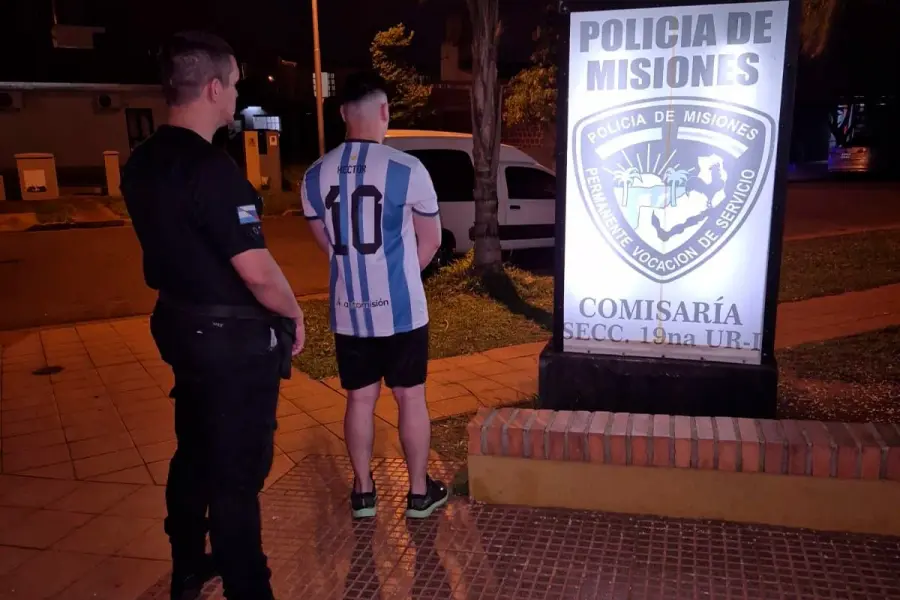 Detuvieron a un hombre por quedarse con los fondos de una Estudiantina.-