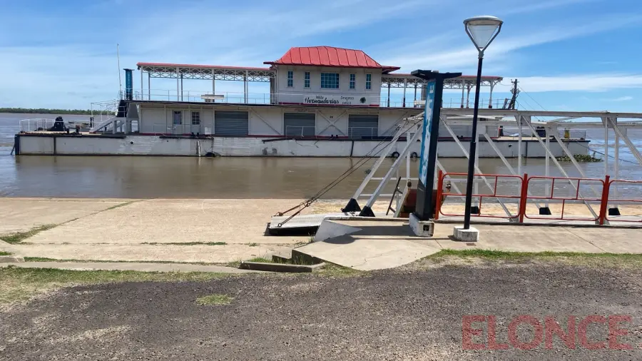 Comedor Flotante de Hernandarias (foto Elonce)