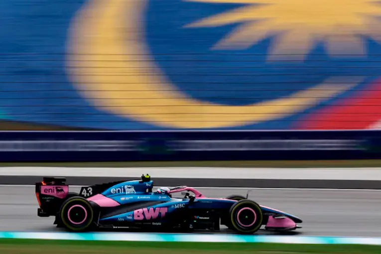 Colapinto quedó último en la segunda práctica de la F1 y recibió una sanción