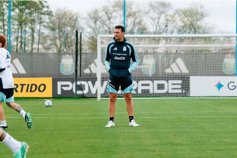 La Selección Argentina prepara su once ante Burkina Faso: los cambios que evalúa Scaloni