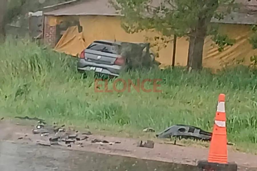 Choque frontal en Ruta Nacional 12, en Crespo (foto Polic&iacute;a de Entre R&iacute;os)