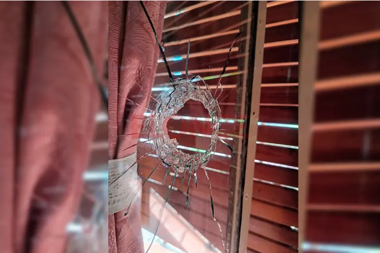 Secuestraron vainas calibre 9 milímetros por los disparos contra una vivienda de barrio Macarone