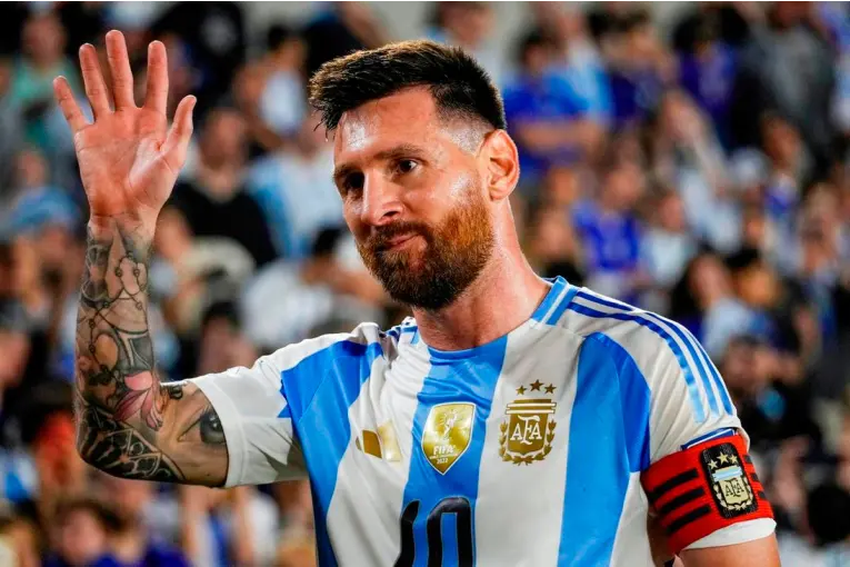 Un excombatiente de Malvinas cantará el himno en la despedida de Messi
