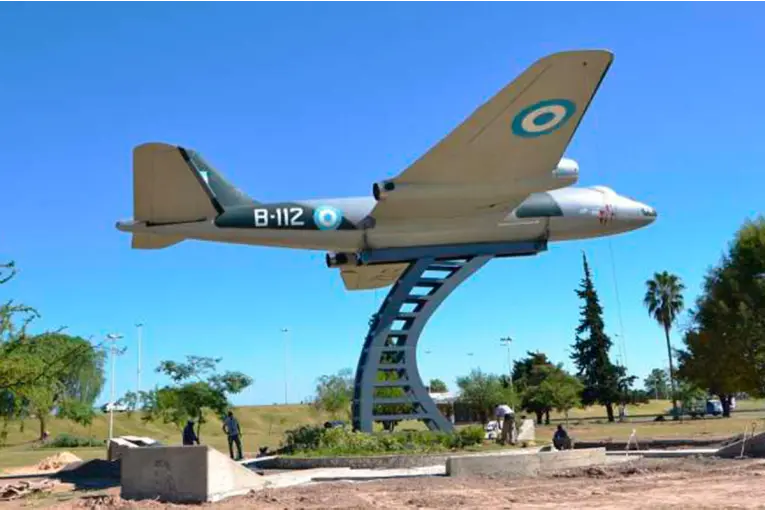 Museo de Malvinas en Paraná: proyectan trasladar el avión del Túnel al nuevo espacio
