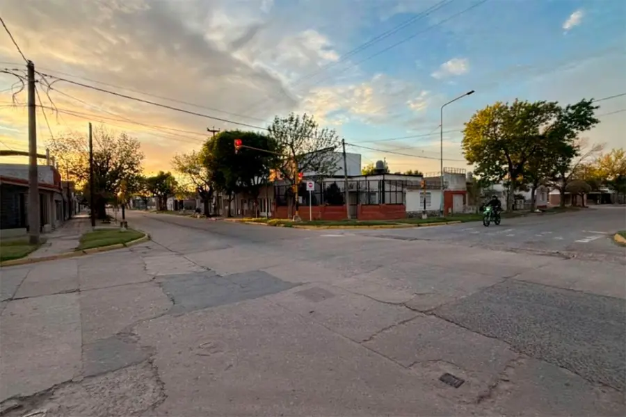 La esquina donde ocurri&oacute; la discusi&oacute;n que termin&oacute; con el desenlace fatal (foto Aire de Santa Fe)