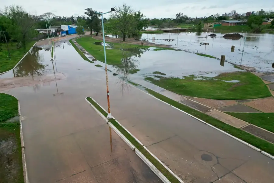 Creciente del r&iacute;o Uruguay en Concordia (foto Diario R&iacute;o Uruguay)