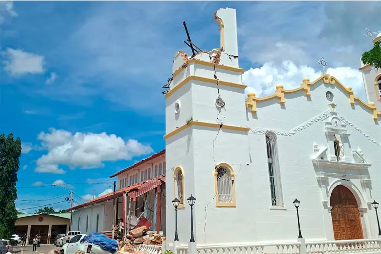 Un terremoto de magnitud 7,6 sacudió Panamá y generó una alerta de tsunami