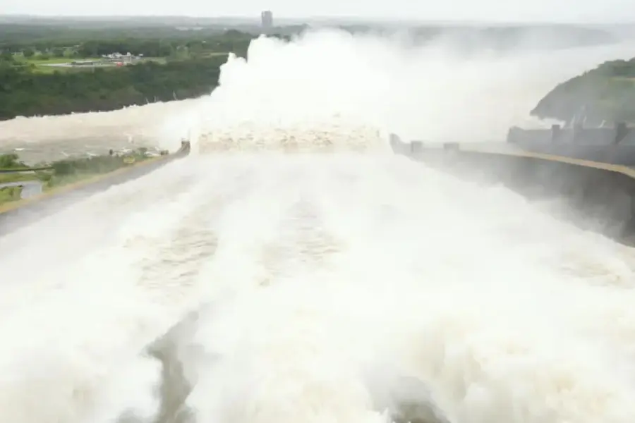 Fotos de este lunes 12 de octubre. Gentileza: Itaip&uacute;