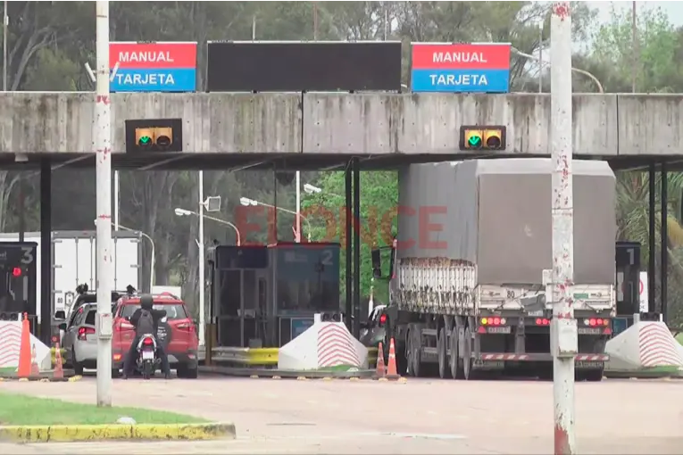 Más de 48.000 vehículos pasaron por el Túnel Subfluvial durante el fin de semana largo