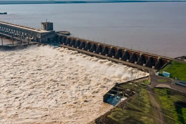 Crece el río Paraná: la apertura de compuertas en Yacyretá impactará en Entre Ríos en las próximas semanas