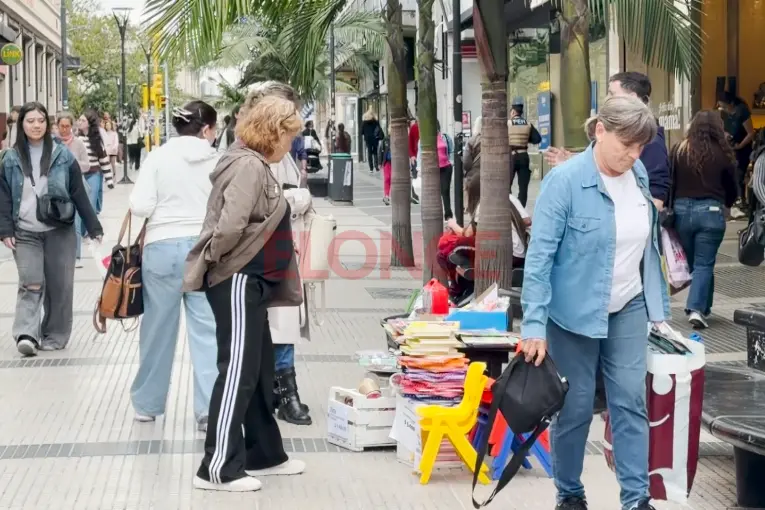 Feria de descuentos y promociones en la Peatonal San Martín por el Día de la Madre