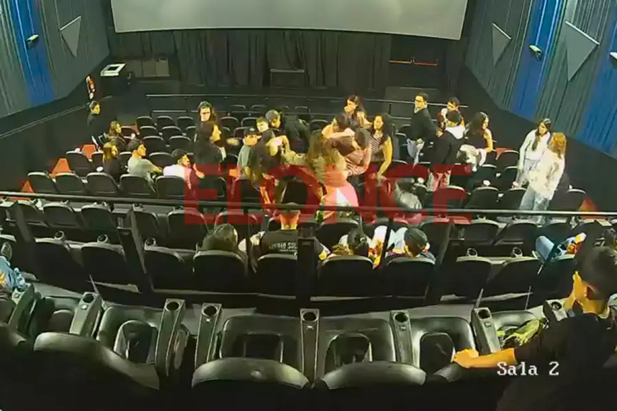 Nuevo video de la pelea con gas pimienta en un cine de Paran&aacute; (foto Elonce)