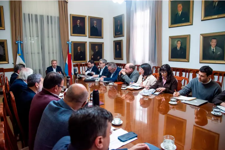 Frigerio analizó con su gabinete nuevas inversiones, empleo y desarrollo productivo en Entre Ríos