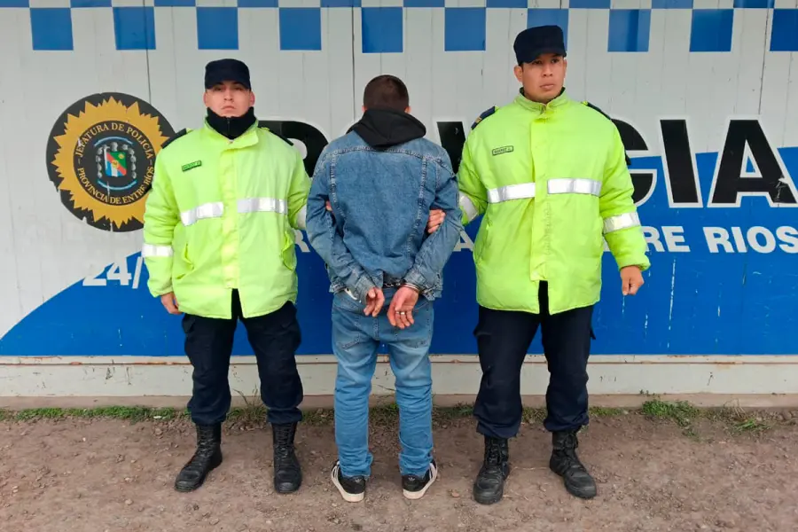 Detuvieron en Brazo Largo a un uruguayo buscado por Interpol (foto Polic&iacute;a de Entre R&iacute;os)