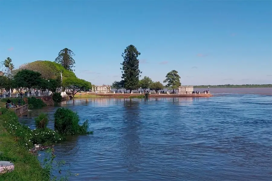 Crecida del r&iacute;o Paran&aacute; en Corrientes (foto El Litoral)