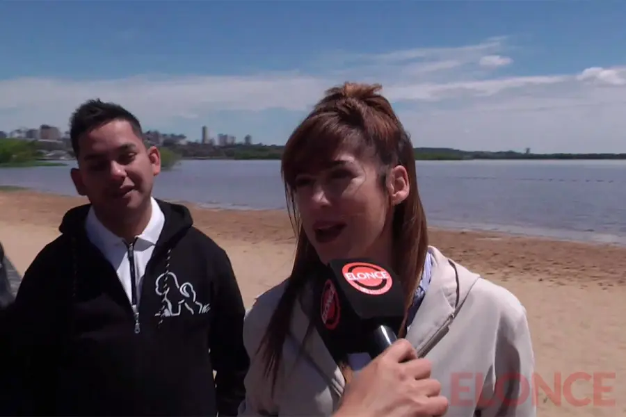 Turistas de Per&uacute; en el balneario (Elonce)